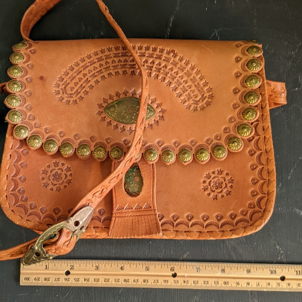 Handmade leather purse, made in Poland.
